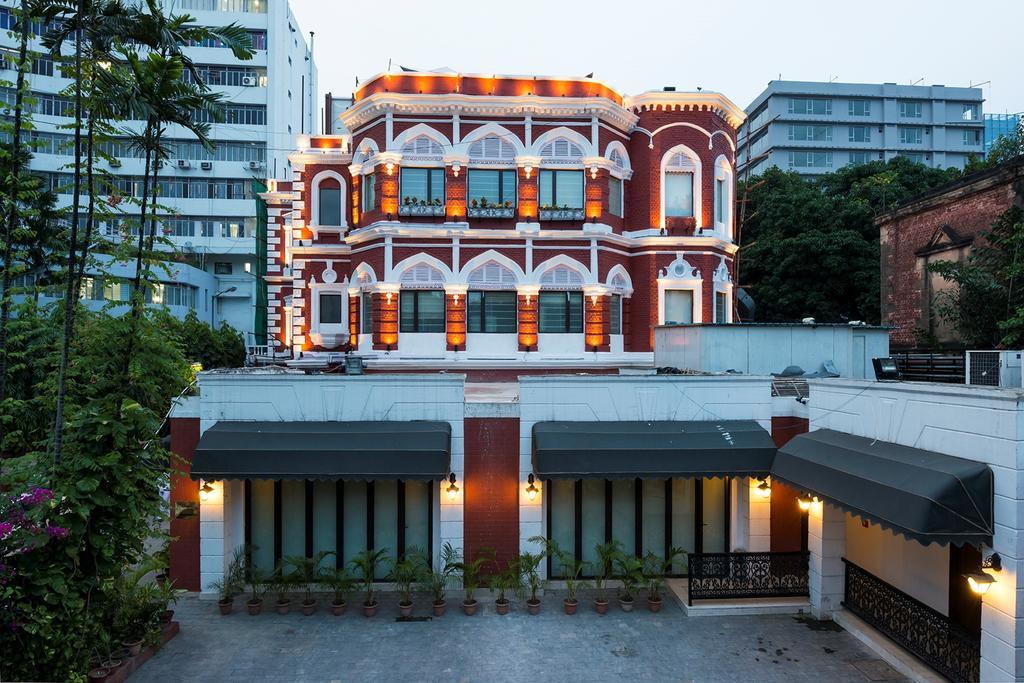 The Astor Hotel Колката Екстериор снимка