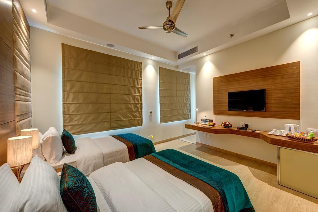The Astor Hotel Колката Стая снимка